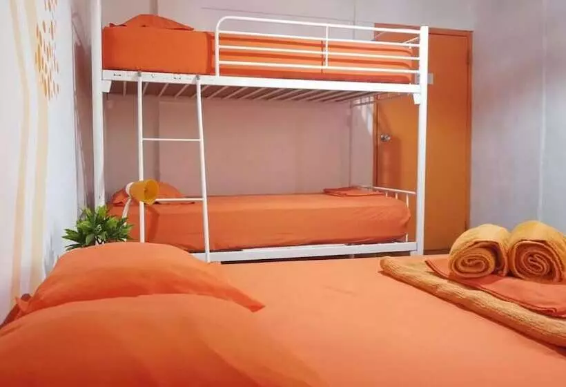 Aamiaismajoitus (B&B) Acuarela Hostal