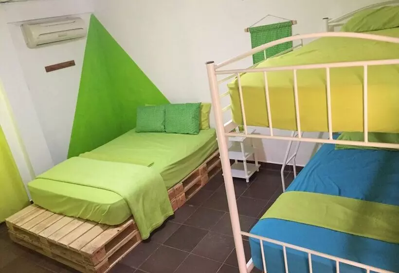 Aamiaismajoitus (B&B) Acuarela Hostal
