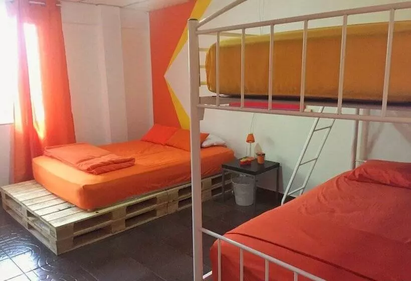 Aamiaismajoitus (B&B) Acuarela Hostal