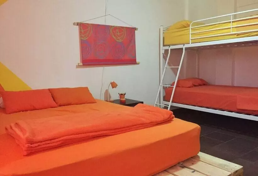 Aamiaismajoitus (B&B) Acuarela Hostal