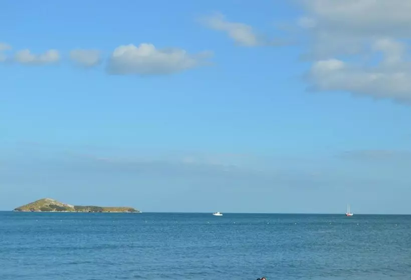 Aamiaismajoitus (B&B) Acuarela Hostal