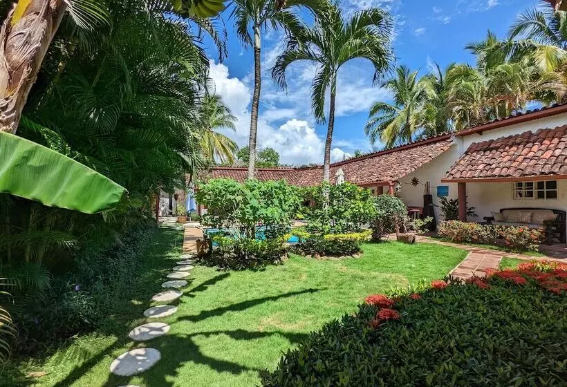 Aamiaismajoitus (B&B) Villa Botero By Casa Mojito