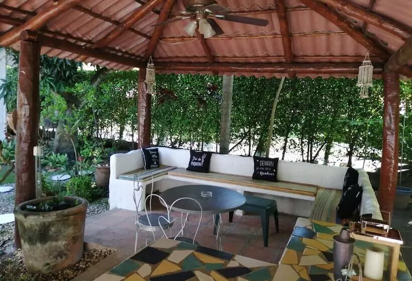 Aamiaismajoitus (B&B) Villa Botero By Casa Mojito