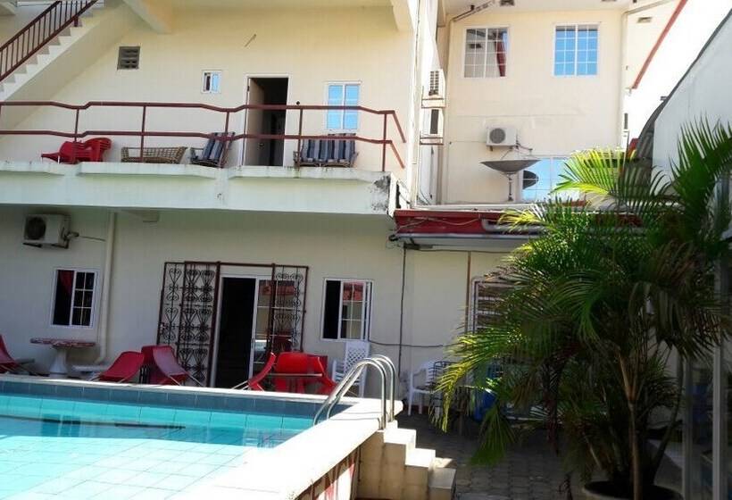 هتل Bar Restaurant Emergency 911 Sto Lk Group