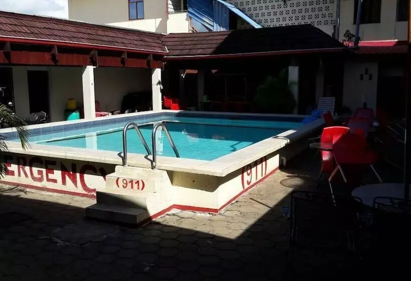 هتل Bar Restaurant Emergency 911 Sto Lk Group