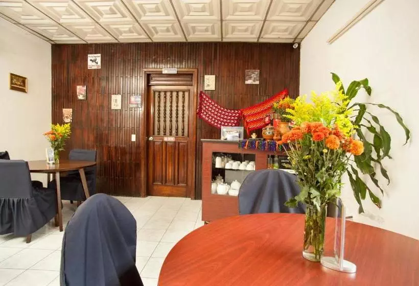 هتل Villa De Don Andrés
