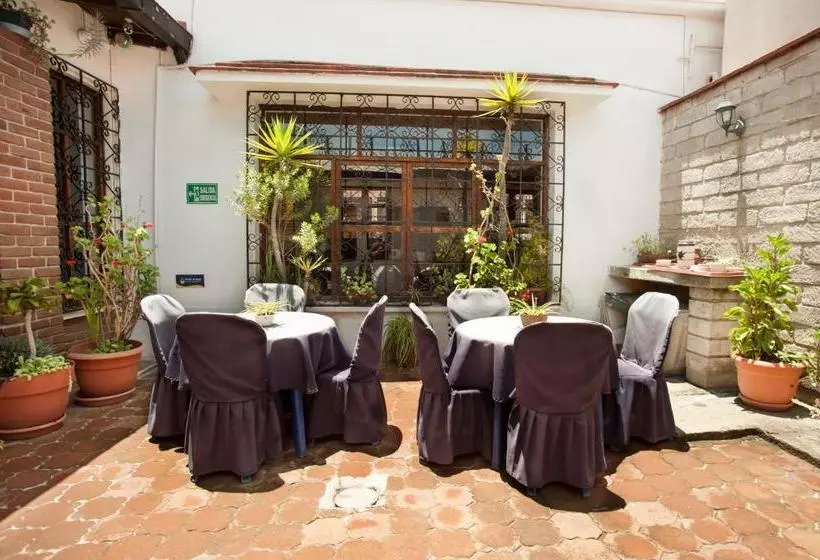 هتل Villa De Don Andrés