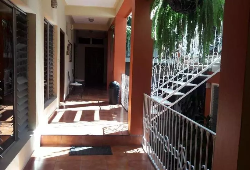 هتل Brisas De Copan