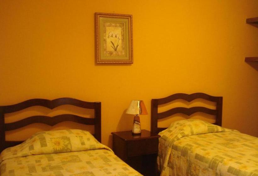 هتل Brisas De Copan