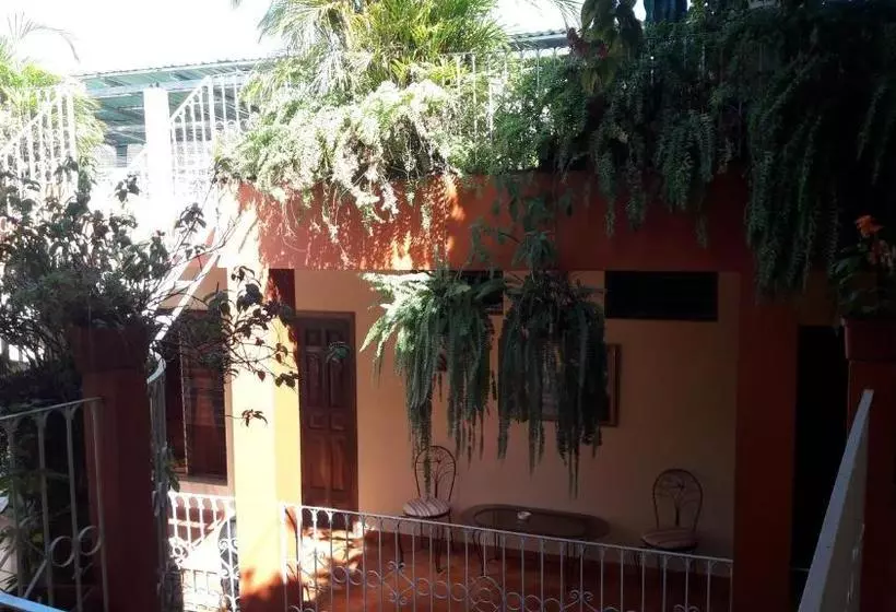هتل Brisas De Copan