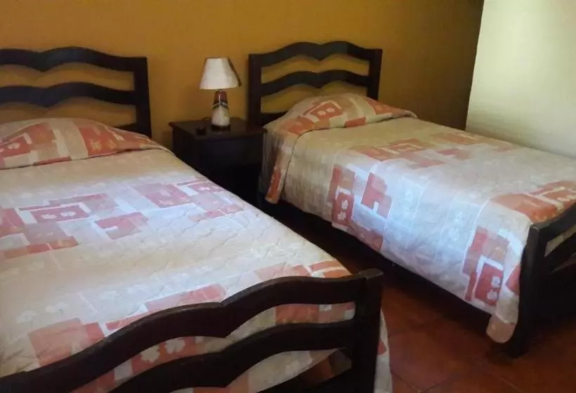 هتل Brisas De Copan