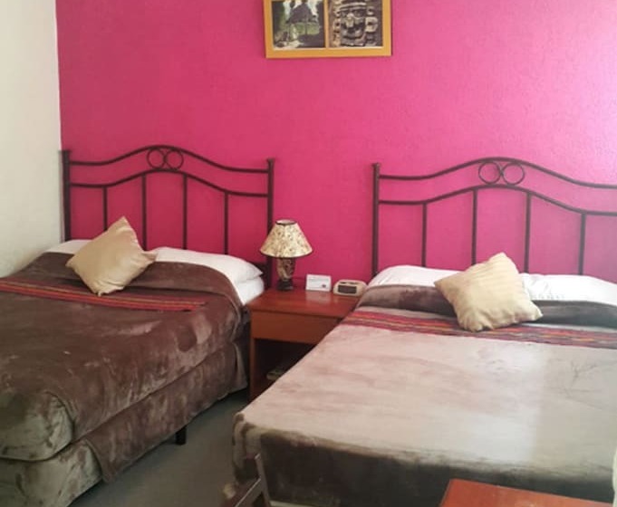 هتل Casa Flores De Tikal