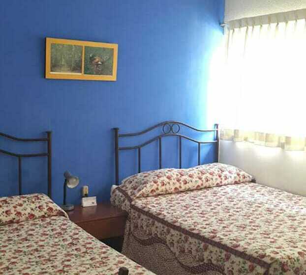 هتل Casa Flores De Tikal