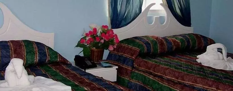 هتل Stephanie S Apartments Ltd