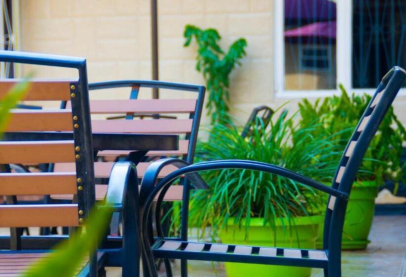 Sandton Hotel Kasese