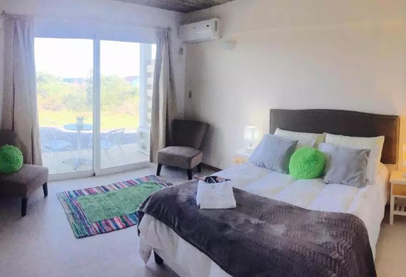 Unique Hotel & Suites