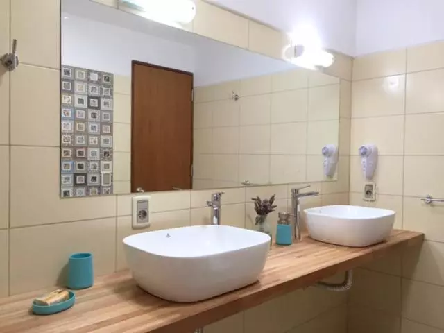 Unique Hotel & Suites