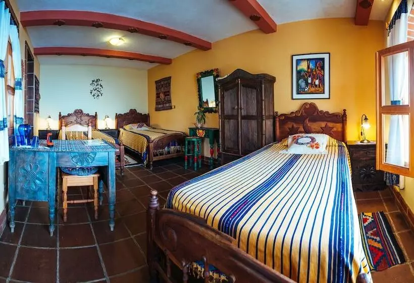 هتل Y Café La Casa Del Mundo