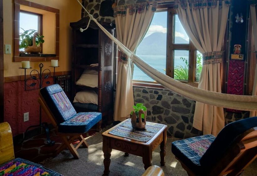 هتل Y Café La Casa Del Mundo