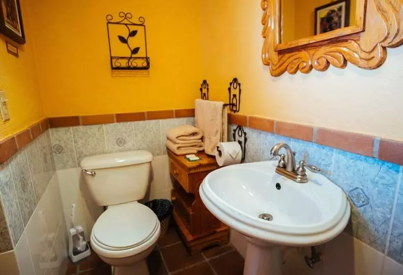 هتل Y Café La Casa Del Mundo