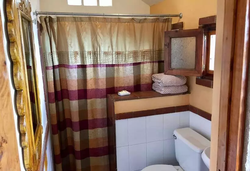 هتل Y Café La Casa Del Mundo