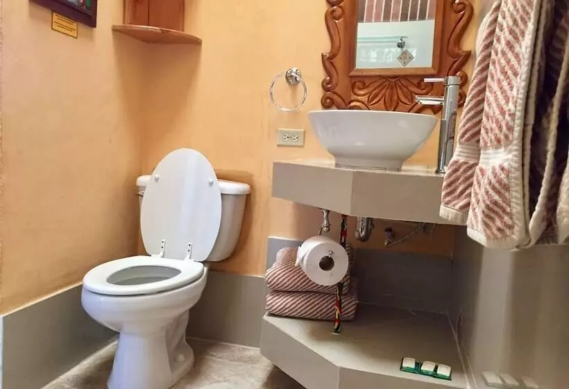 هتل Y Café La Casa Del Mundo