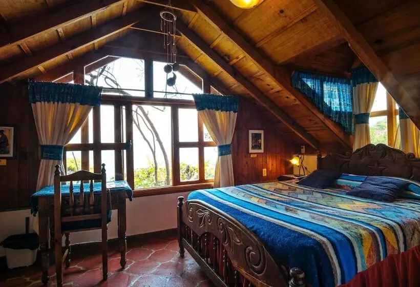 هتل Y Café La Casa Del Mundo