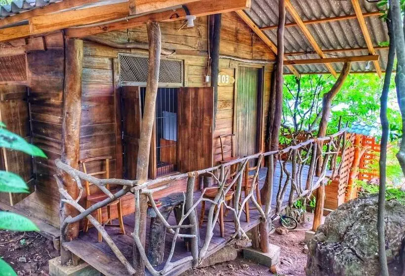 تختخواب و صبحانه Golden Rainbow Guest House
