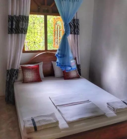 تختخواب و صبحانه Golden Rainbow Guest House