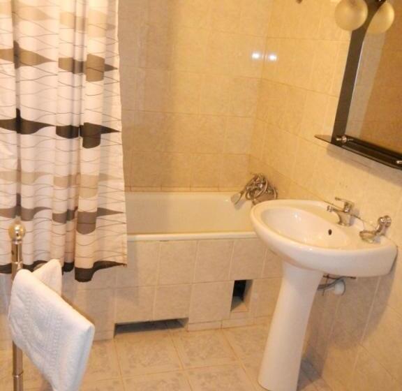 تختخواب و صبحانه Mini Hotel Vesna