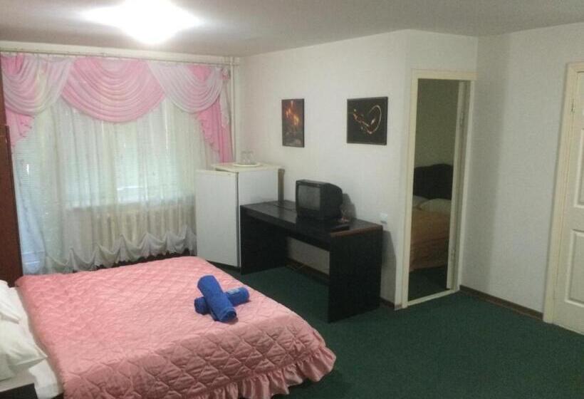 تختخواب و صبحانه Mini Hotel Vesna