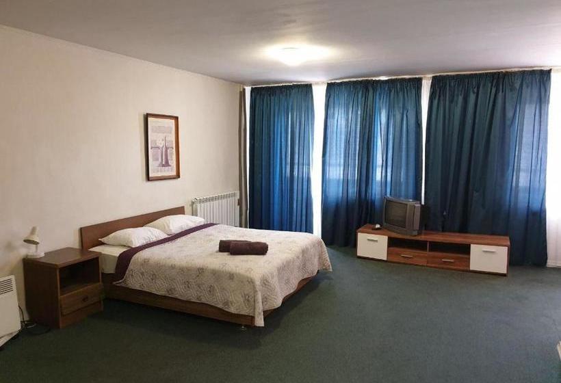 تختخواب و صبحانه Mini Hotel Vesna