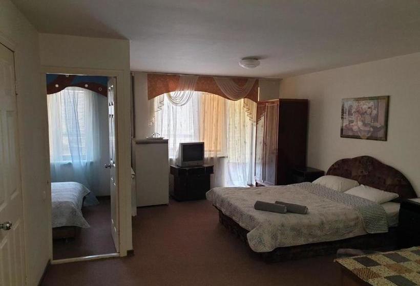 تختخواب و صبحانه Mini Hotel Vesna