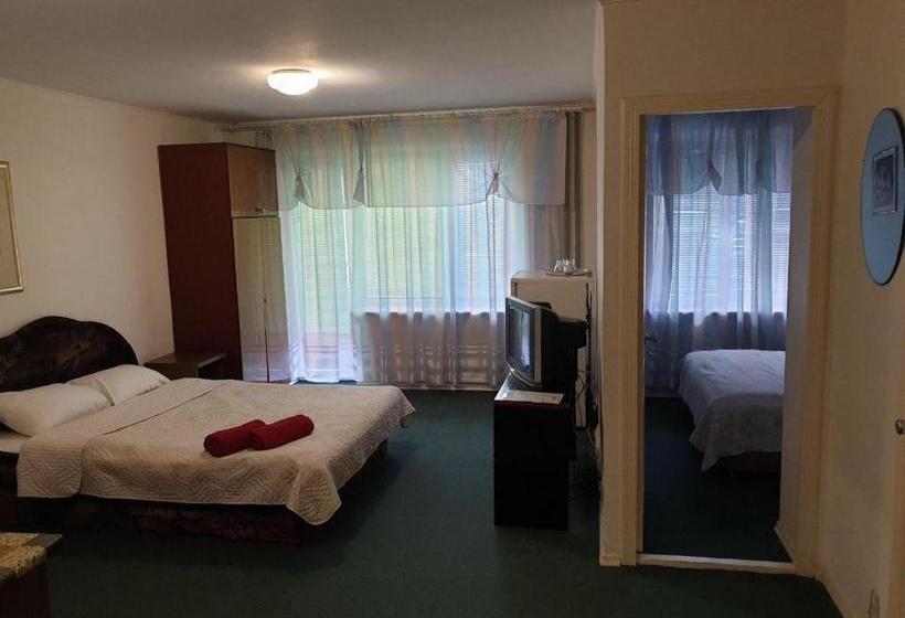 تختخواب و صبحانه Mini Hotel Vesna