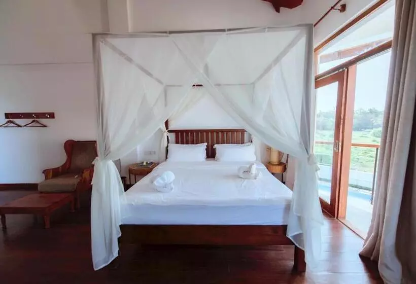 Cardamon Hotel Nilaveli