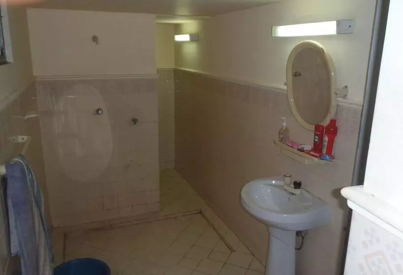 Hikka Beach Monkey Hostel