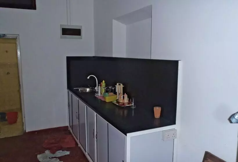 Hikka Beach Monkey Hostel