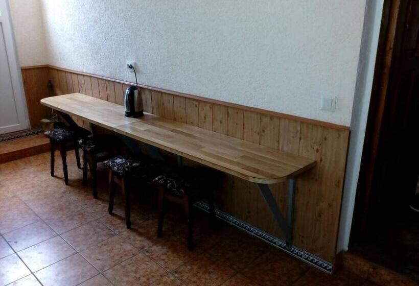 Hostel Mnogoborets F. Klub