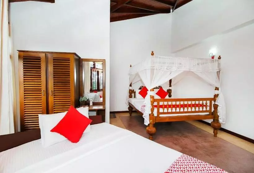 هتل Arken Lanka