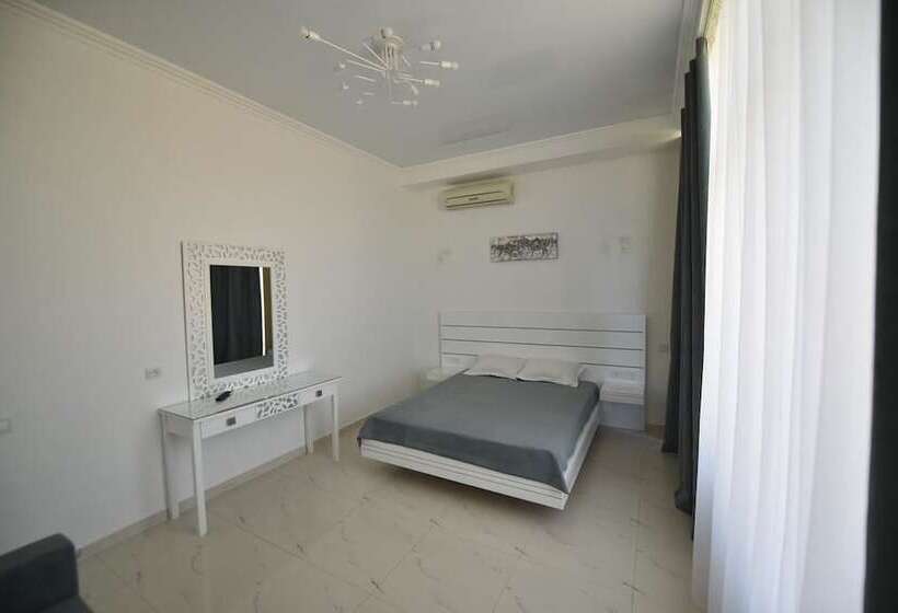 酒店 Chernomorskiy