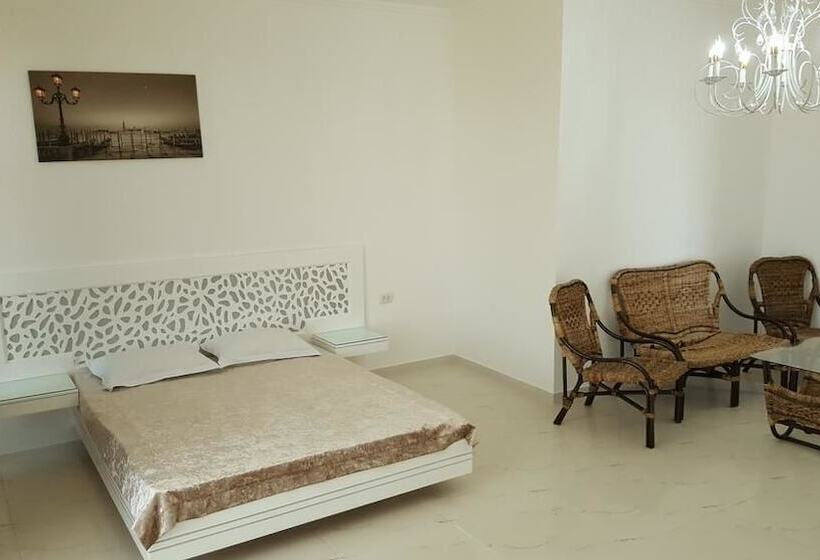 酒店 Chernomorskiy