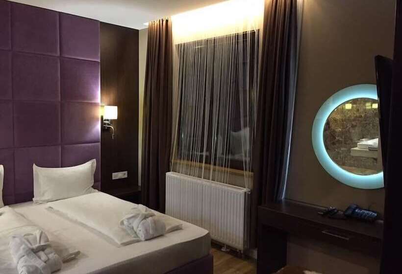 هتل F&b Spa Resort