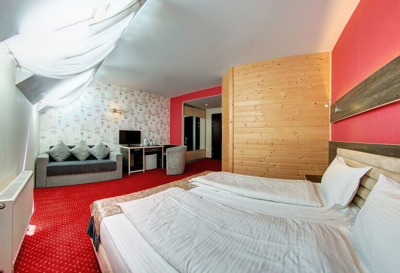 هتل F&b Spa Resort