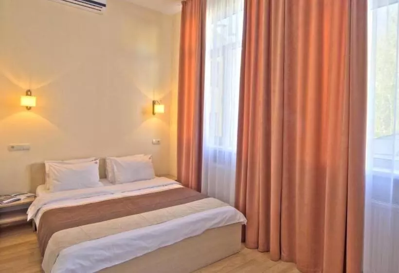 Hotelli Fire Inn