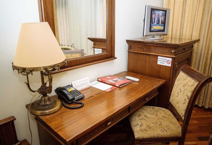 בית מלון כפרי Optima Collection Dnipro