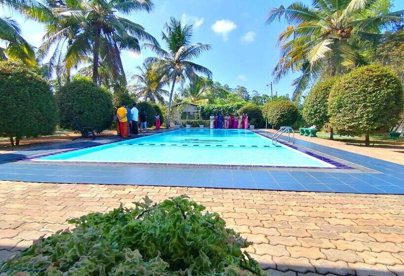 Отель Water Nest