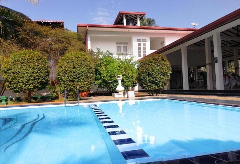 Отель Water Nest