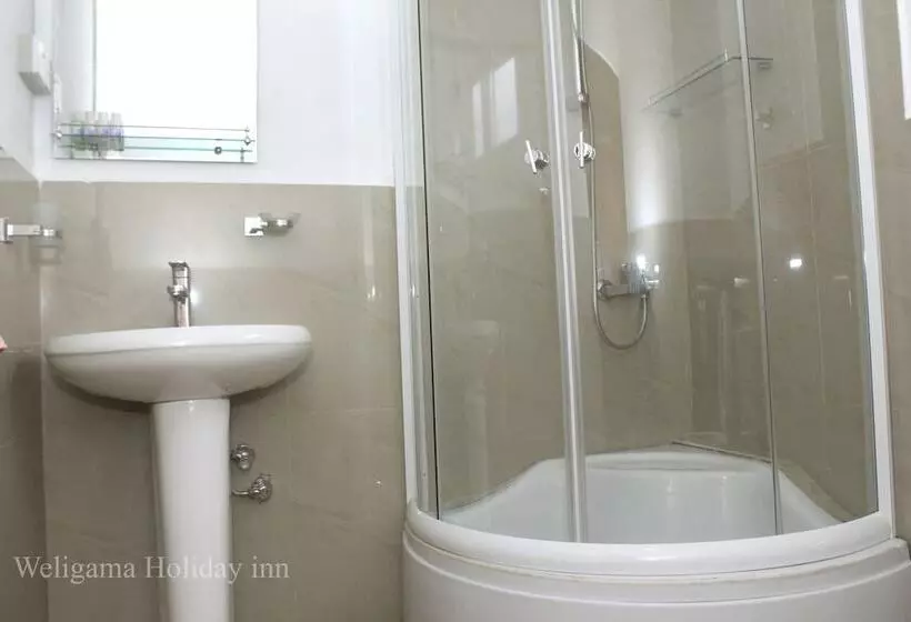 Hotelli Weligama Holiday Inn