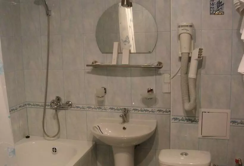 هتل Znannya