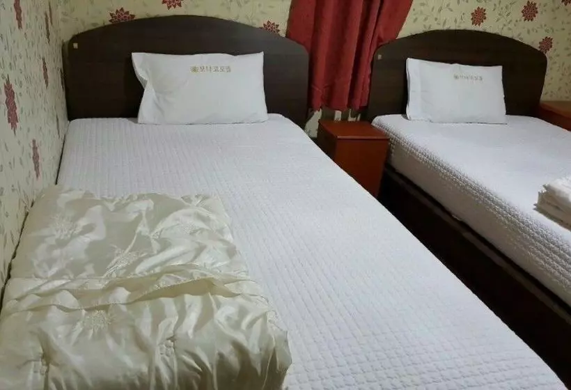 Monaco Motel